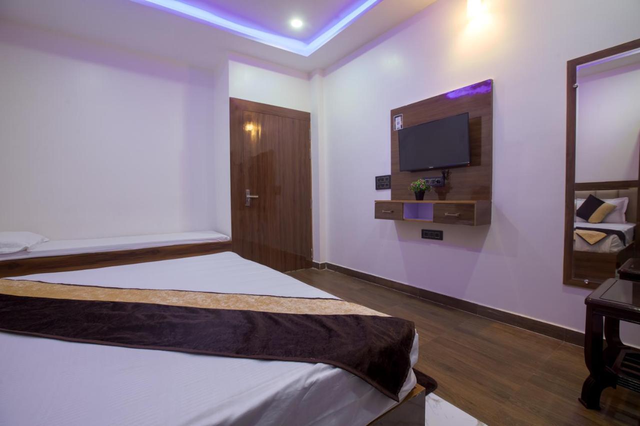 Madhav Residency Hotel Mathura Eksteriør billede